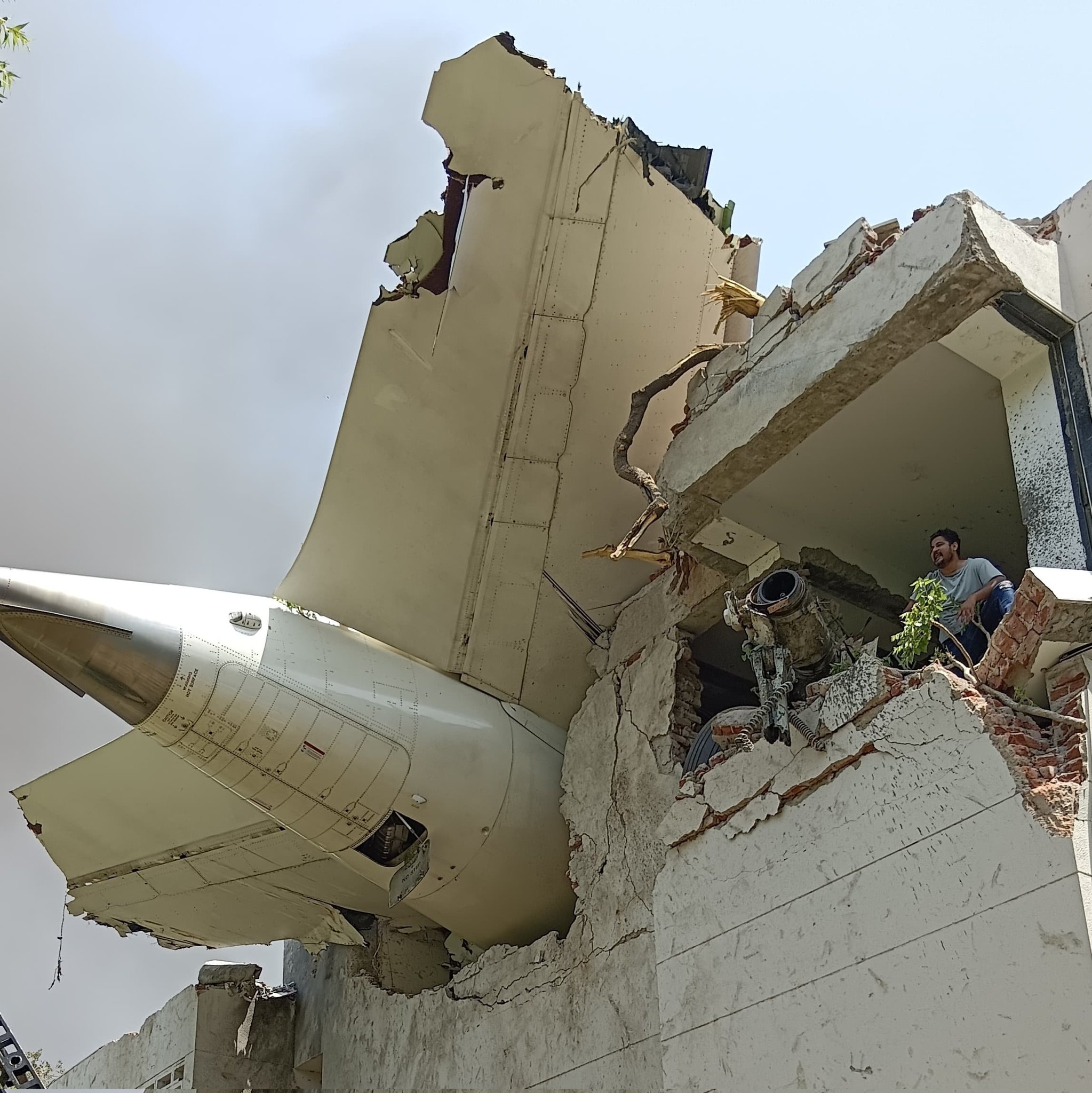 Pasahero sa Trahedya ng Air India, di Nakasakay at Ligtas Dahil sa Trapiko!